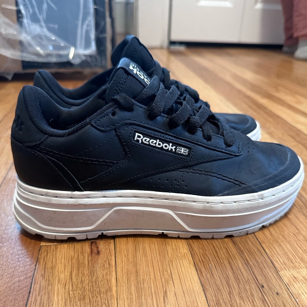 Reebok platform classic sneakers size 6